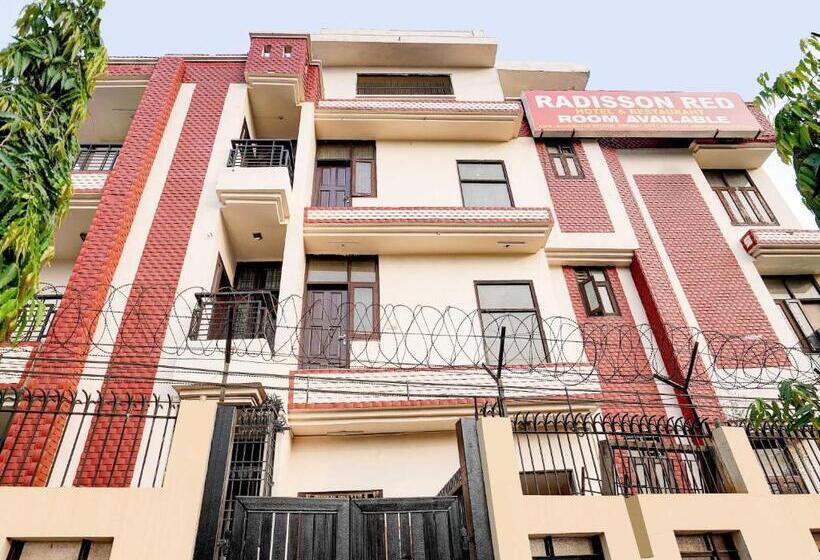 Oyo Radisson Red Hotel & Restaurant