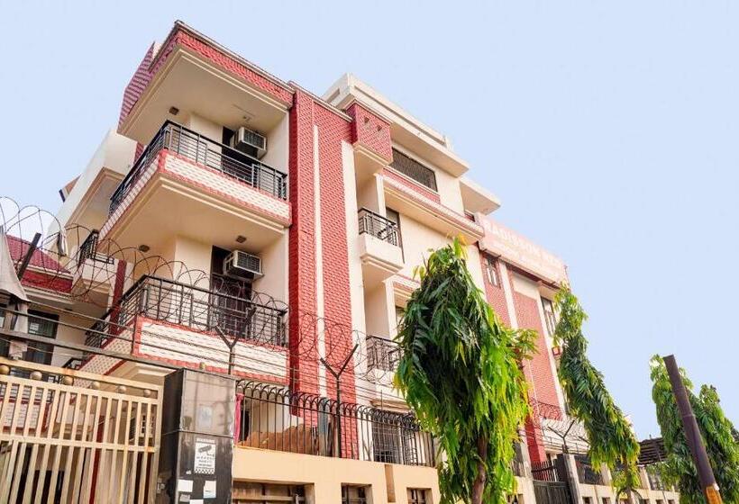 Oyo Radisson Red Hotel & Restaurant