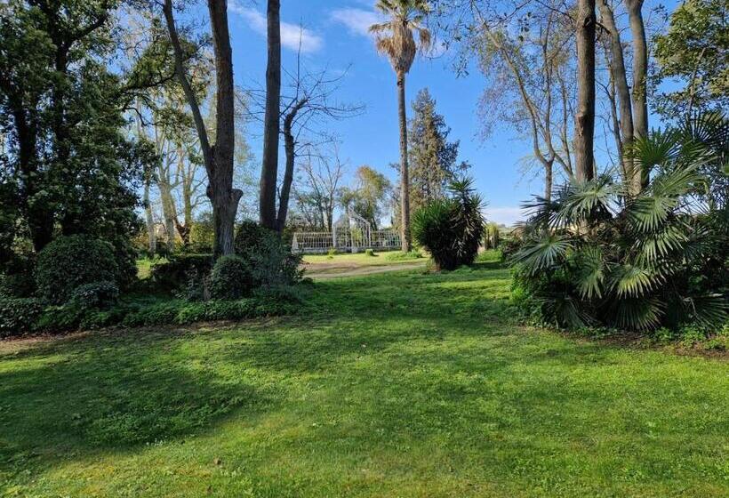 پانسیون Château De Bayssan