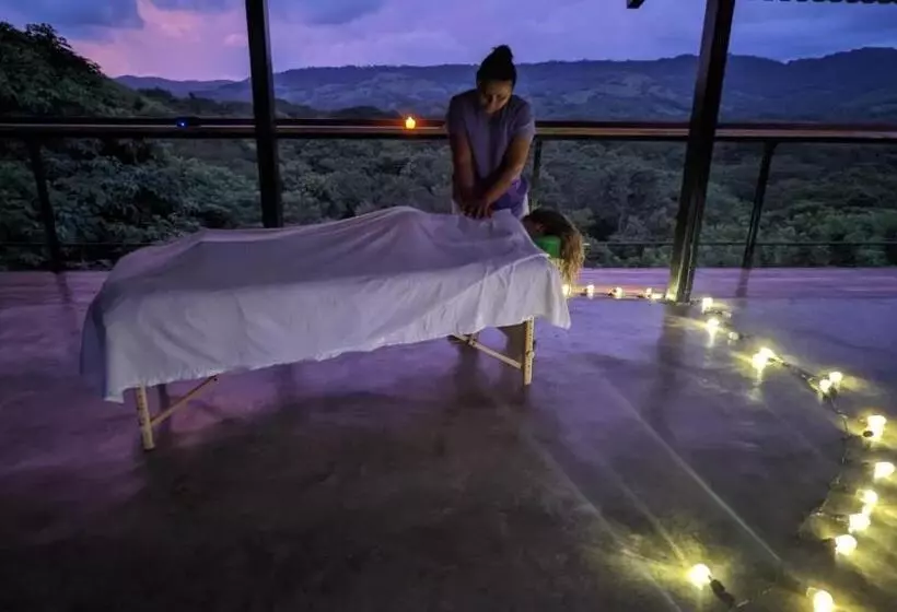 Majatalo Four Trees Jungle Lodge