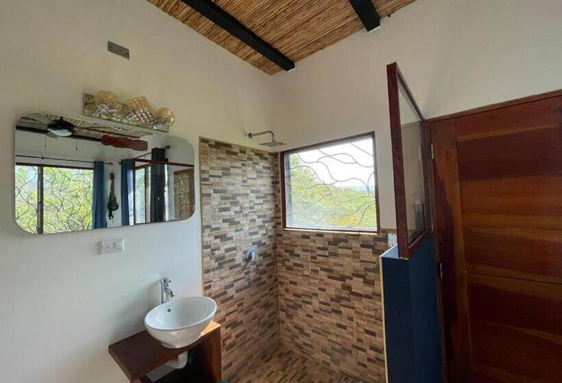 بنسيون Four Trees Jungle Lodge