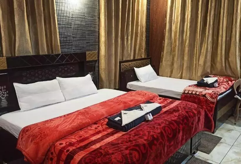 ペンション Gayatri Niwas   Luxury Private Room With Ensuit Bathroom   Lake View And Mountain View