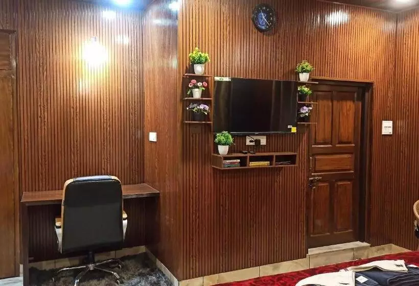 ペンション Gayatri Niwas   Luxury Private Room With Ensuit Bathroom   Lake View And Mountain View