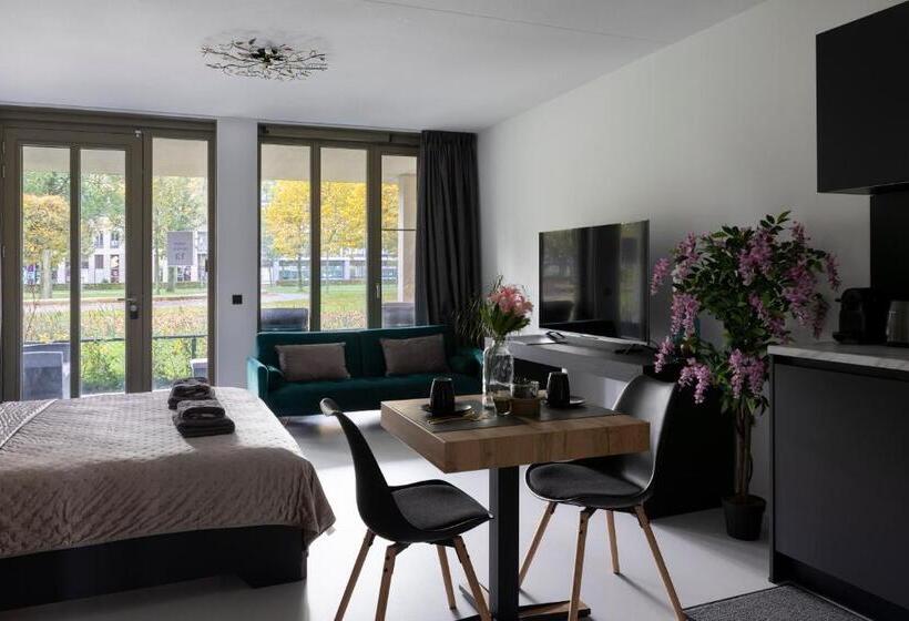 Pensão Luxury Room With King Size Bed