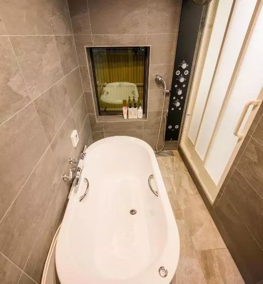 Ryokan Tokyo Private Villa/near Station/ginza/asakusa/sky Tree/louis House