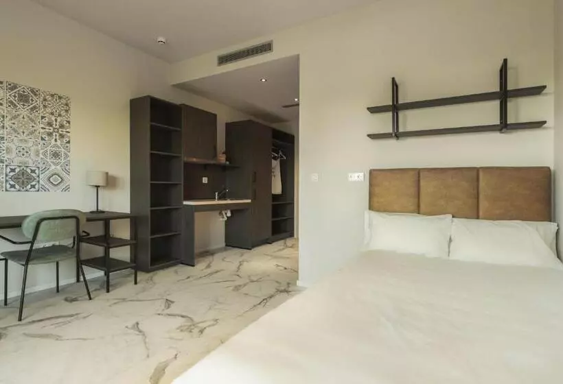 Student Experience Madrid Pozuelo   Luxury Hostel