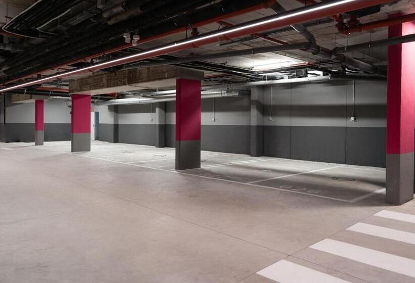 Student Experience Madrid Pozuelo   Luxury Hostel