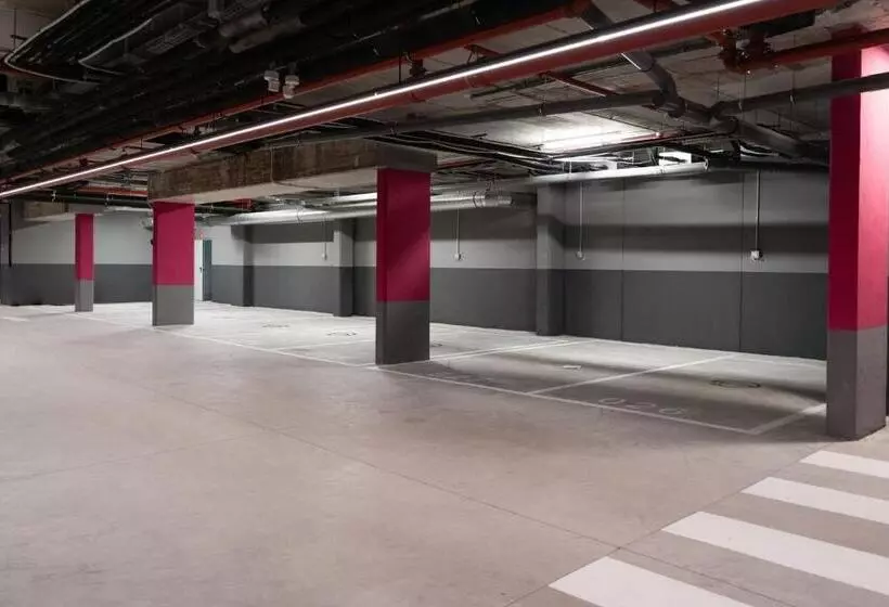 Student Experience Madrid Pozuelo   Luxury Hostel