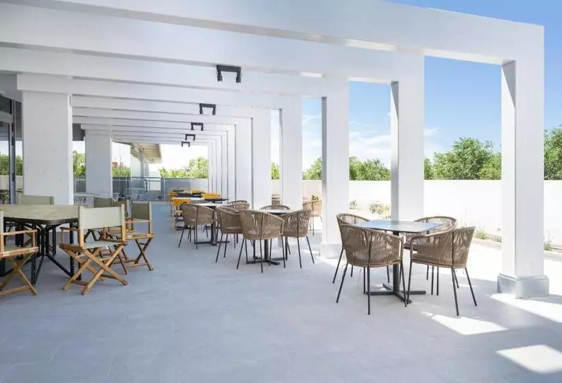 Student Experience Madrid Pozuelo   Luxury Hostel