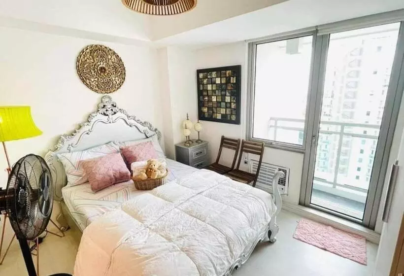 ホテル Azure Staycation By Jane