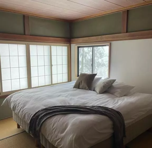 Hotelli Elan Lodge Akakura