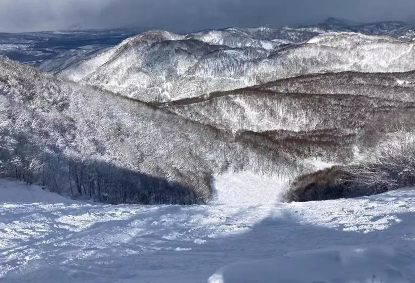 Hotelli Elan Lodge Akakura