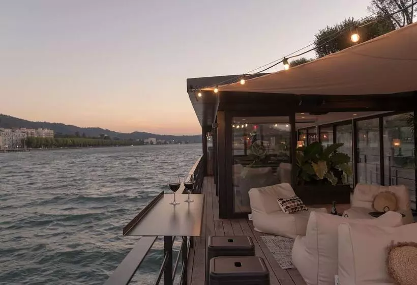 Hotelli La Peniche   Bed And Bicycle   Vienne