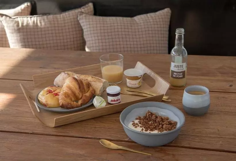 Hotelli La Peniche   Bed And Bicycle   Vienne