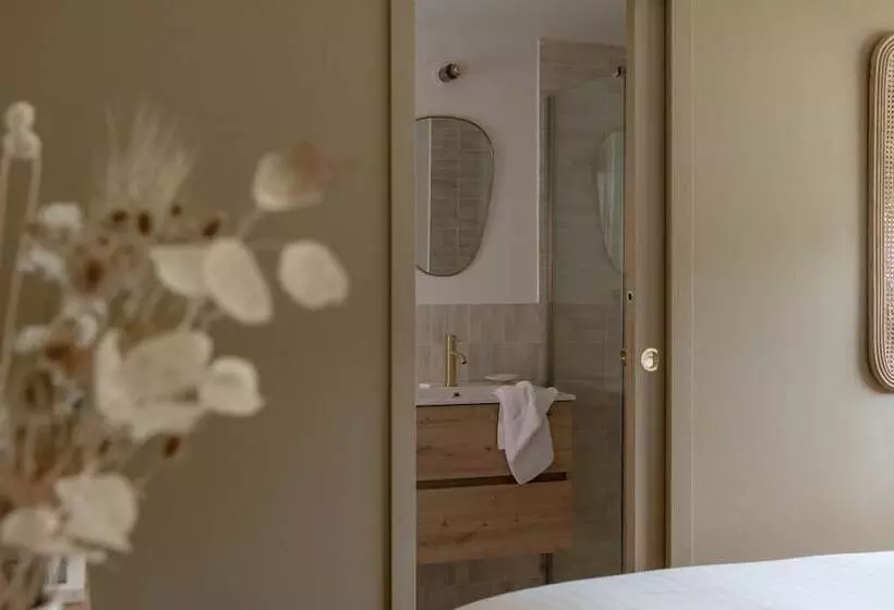 Hotelli La Peniche   Bed And Bicycle   Vienne