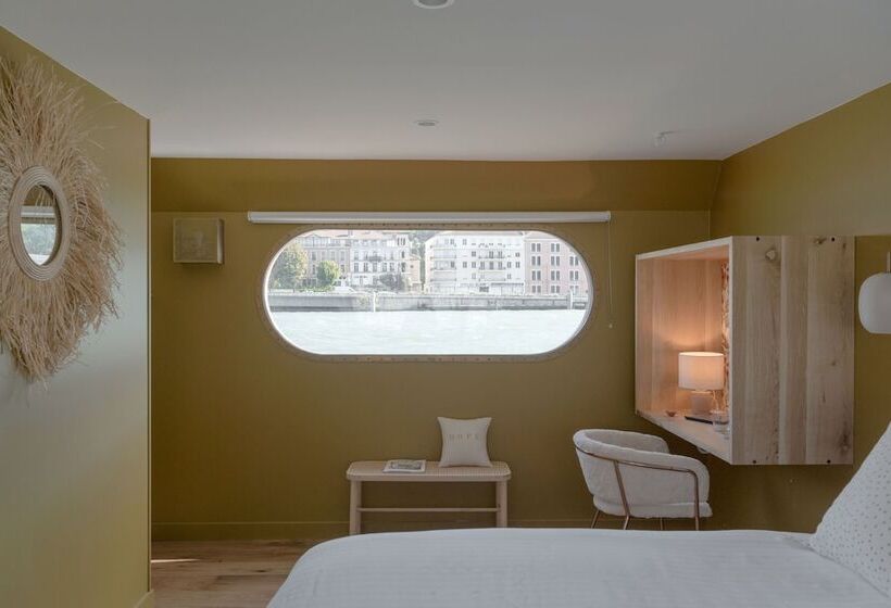 בית מלון כפרי La Peniche   Bed And Bicycle   Vienne