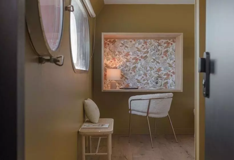 Hotelli La Peniche   Bed And Bicycle   Vienne