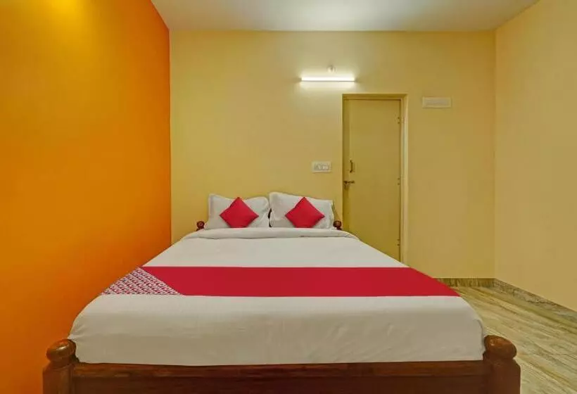 ホテル Oyo Flagship 81451 Surya Rooms