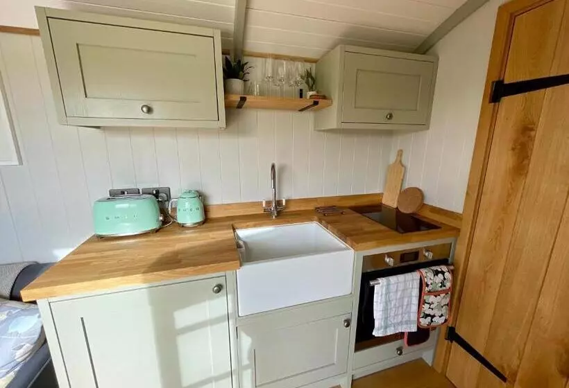ホテル Private And Peaceful Stay In A Luxury Shepherds Hut Near Truro