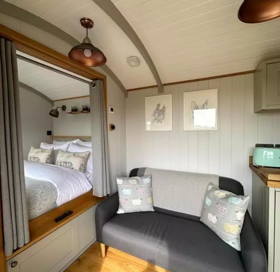 ホテル Private And Peaceful Stay In A Luxury Shepherds Hut Near Truro
