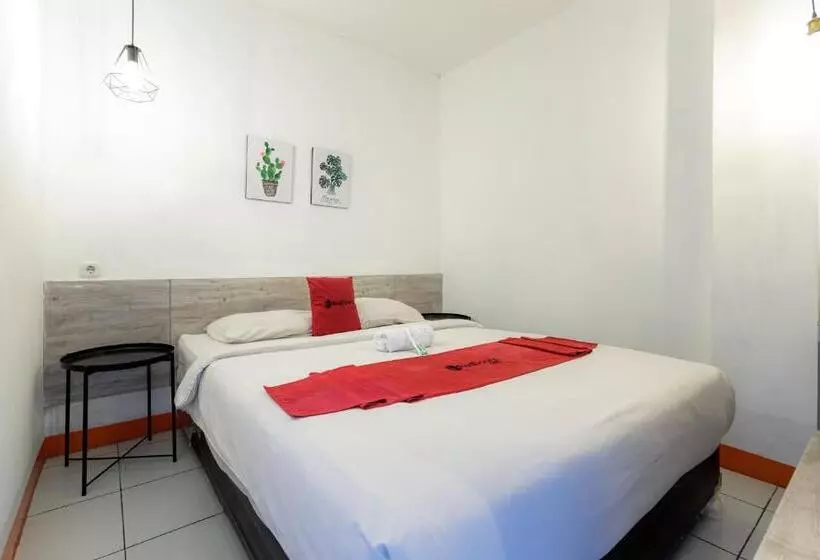 هتل Reddoorz Near Mangga Dua Mall