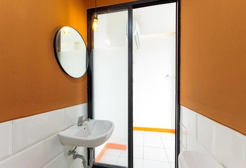 فندق Reddoorz Near Mangga Dua Mall