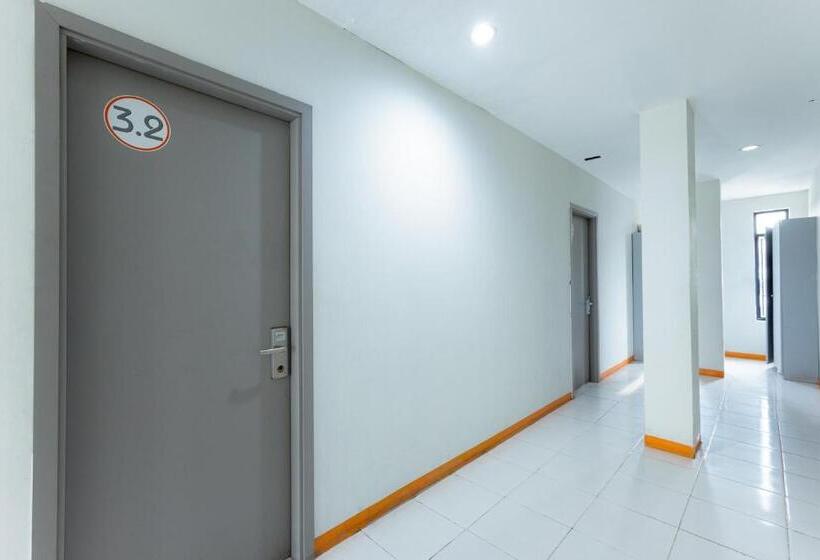 فندق Reddoorz Near Mangga Dua Mall