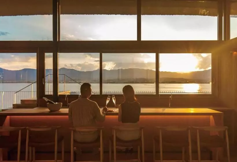 Hotelli Yanmar Sunset Marina Clubhouse&