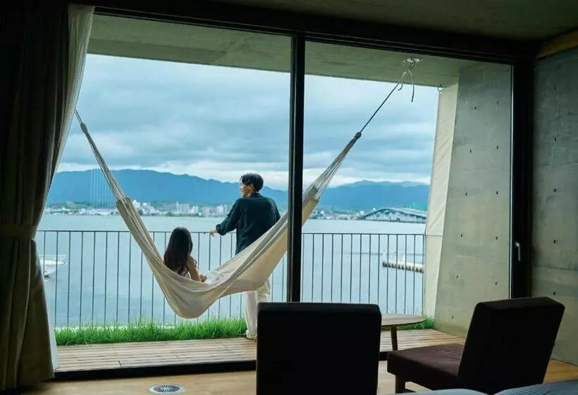 Hotelli Yanmar Sunset Marina Clubhouse&