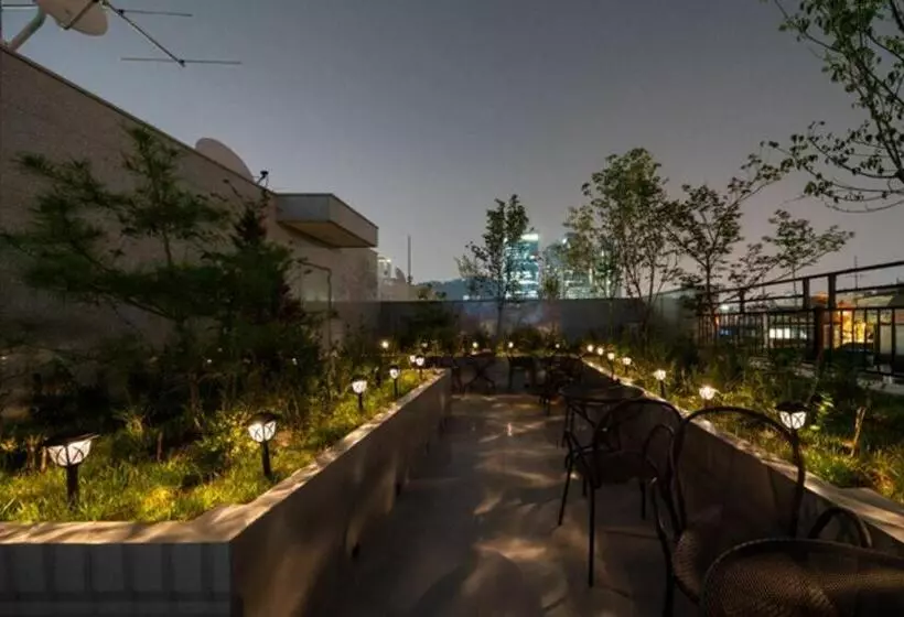 پانسیون Dawn House