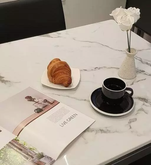 پانسیون Dawn House