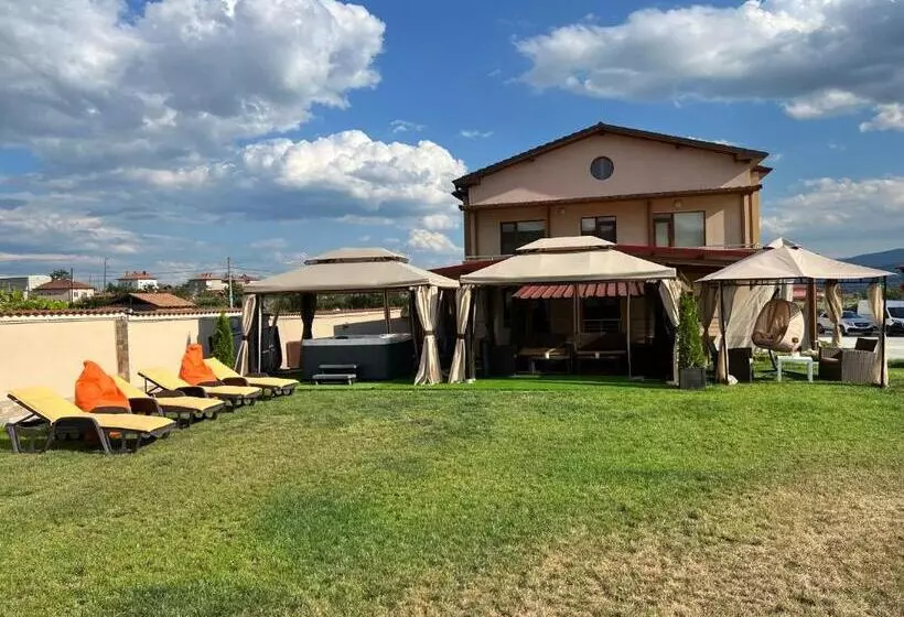 Majatalo Hani Guest House