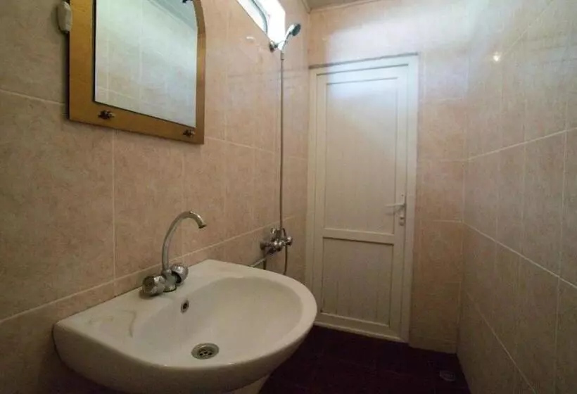 پانسیون Irakli Guest House