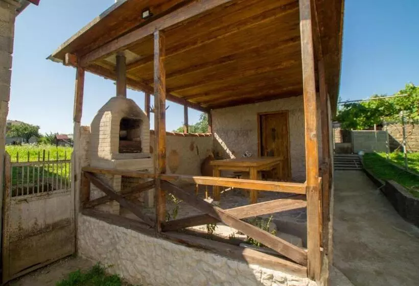 پانسیون Irakli Guest House
