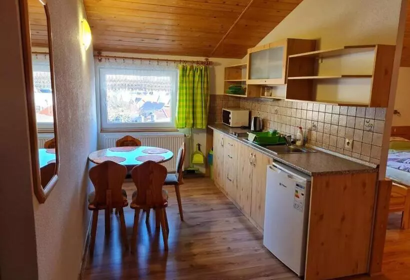 Majatalo Penzión Malá Fatra U ďurka