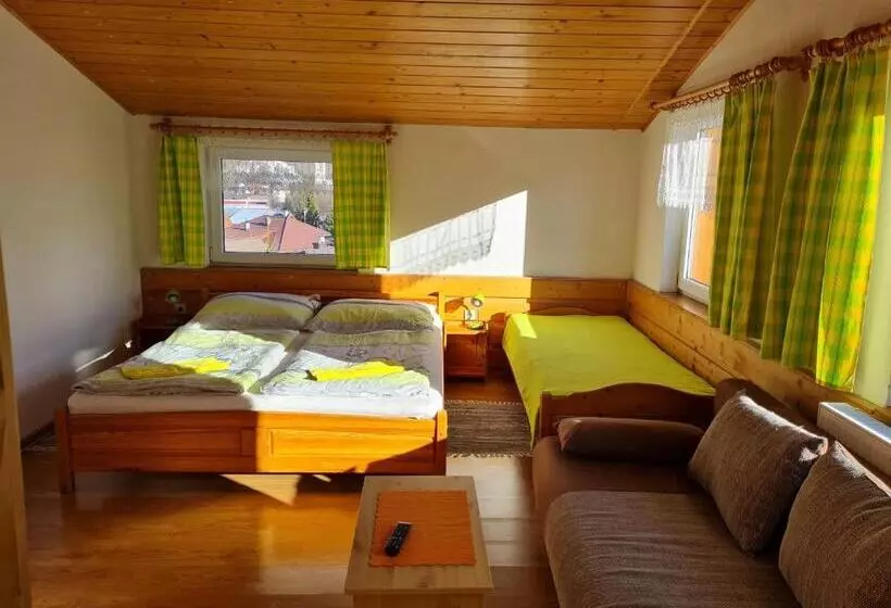 Majatalo Penzión Malá Fatra U ďurka