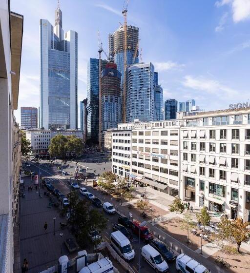 The Doorman Goethe Frankfurt Am Main