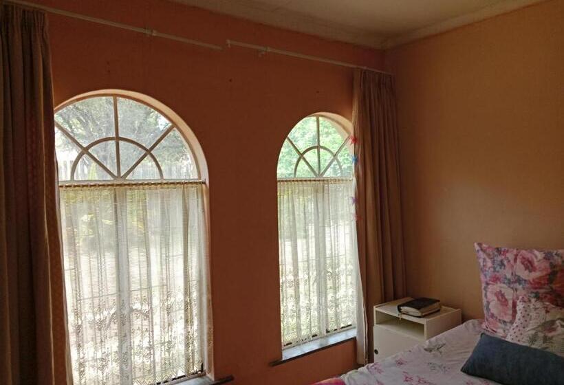 ユースホステル 54 Martjie Laan