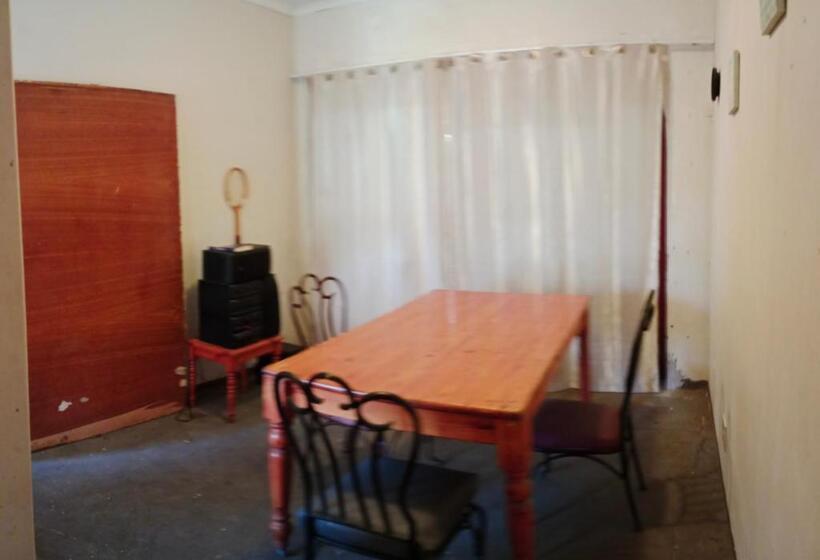 ユースホステル 54 Martjie Laan