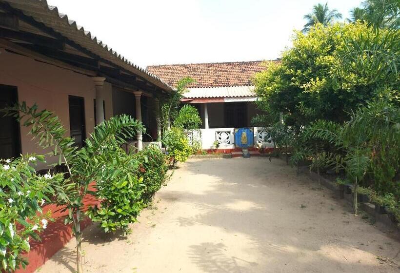 تختخواب و صبحانه Suman Beach Rooms