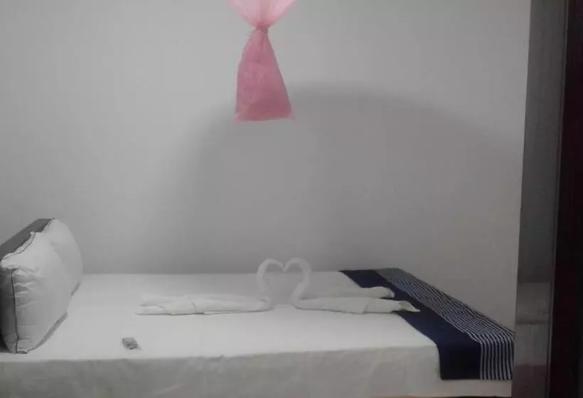 تختخواب و صبحانه Suman Beach Rooms