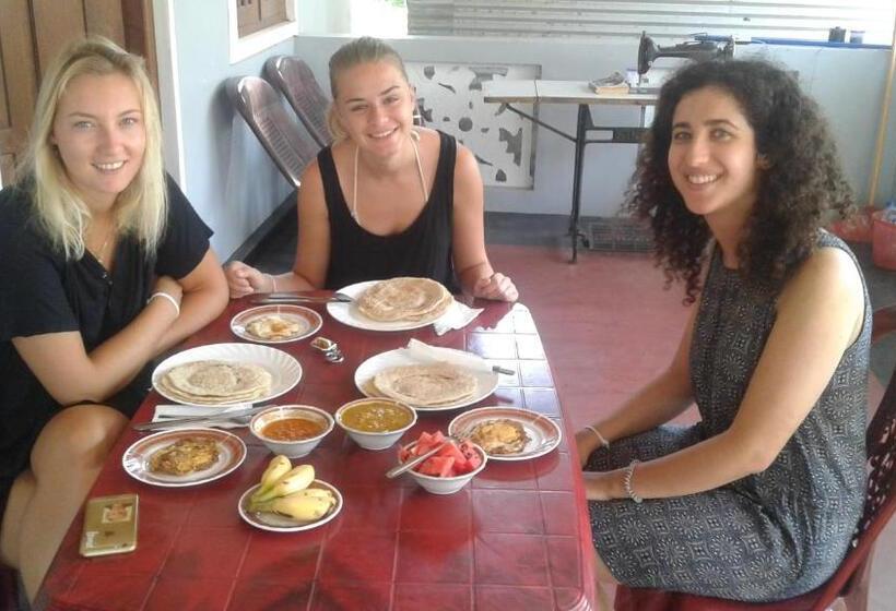 تختخواب و صبحانه Suman Beach Rooms