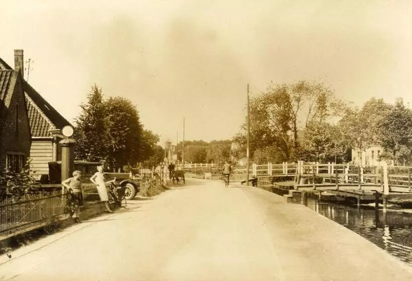 Aamiaismajoitus (B&B) Traditional Family Apartment With Garden At Countryside Amsterdam