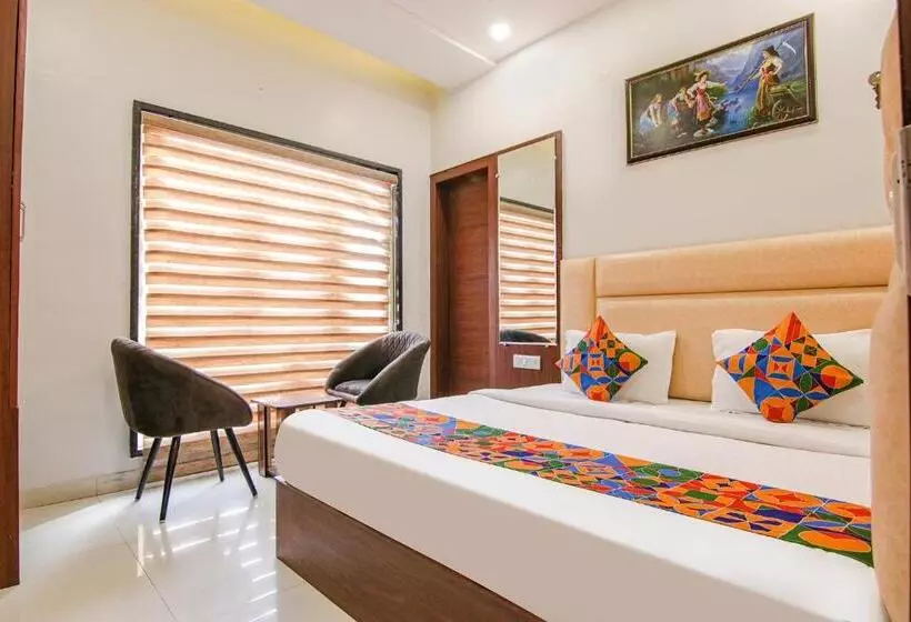 Fabhotel Golden City