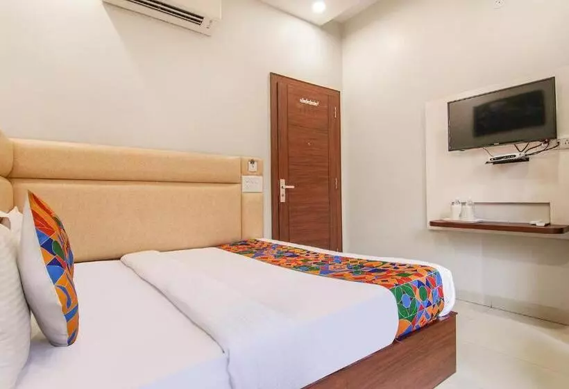 Fabhotel Golden City