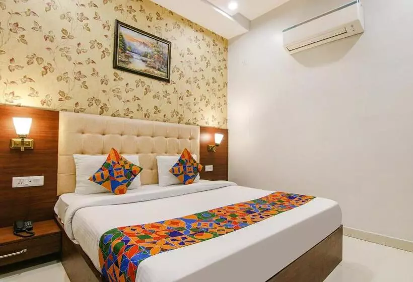 Fabhotel Golden City