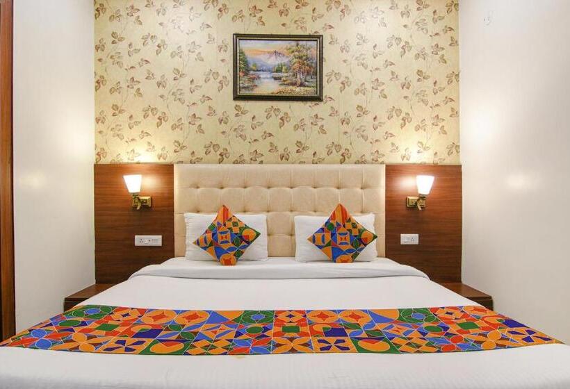 Fabhotel Golden City