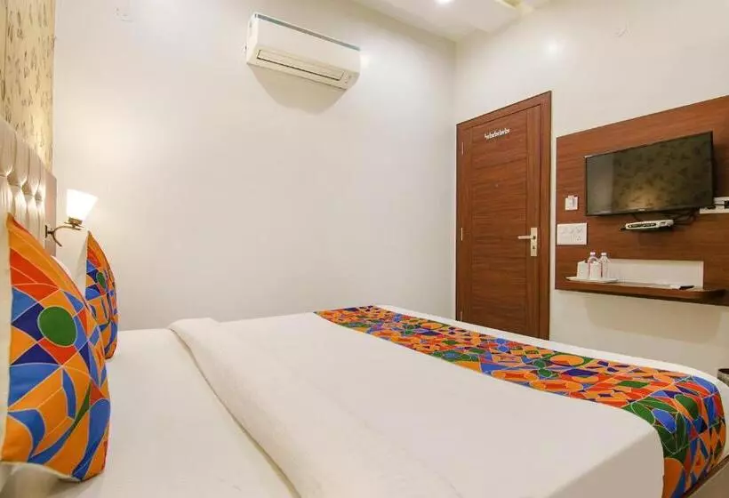 Fabhotel Golden City