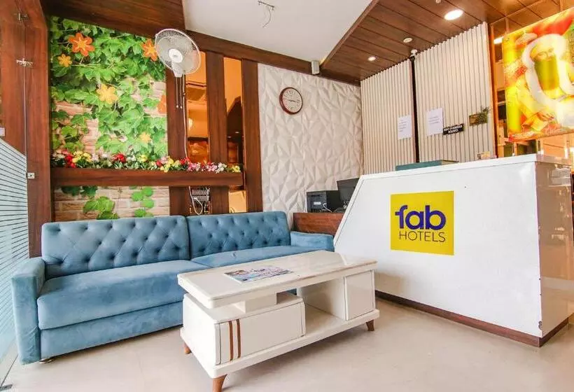 Fabhotel Golden City