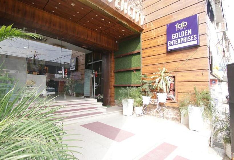 Fabhotel Golden City